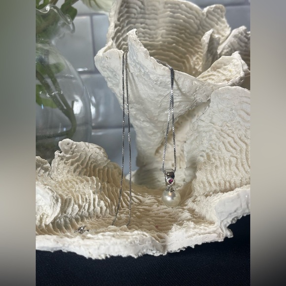 Elle 925 Sterling Silver Pearl and Ruby Accent Pendent W Box Chain 925 Necklace - Picture 1 of 12